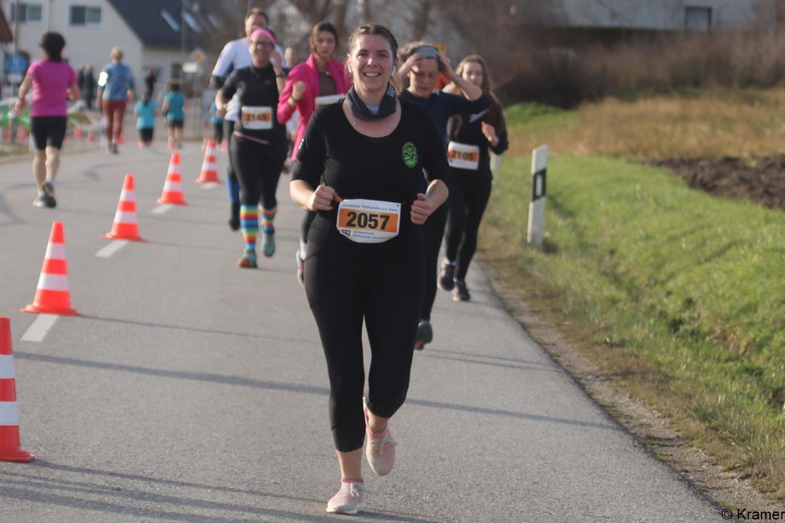 30603326-fuerstenfeldbrucks-landkreis-laeuferschar-beim-pfaffenhofener-silvesterlauf-POBG