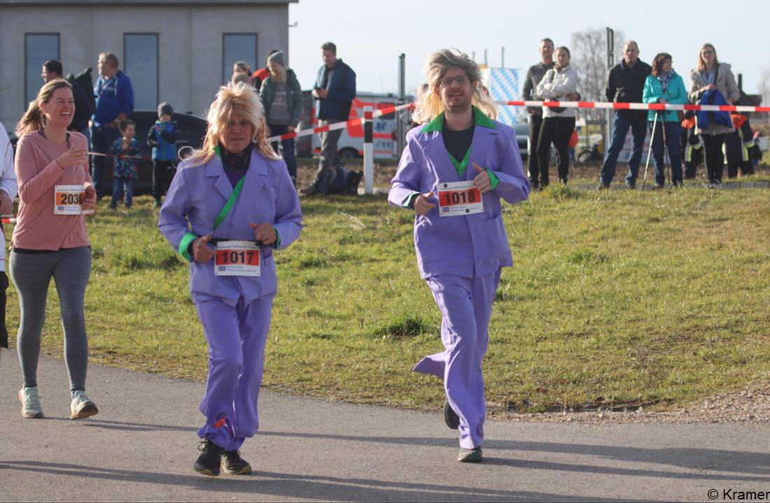 30603358-fuerstenfeldbrucks-landkreis-laeuferschar-beim-pfaffenhofener-silvesterlauf-NHBG